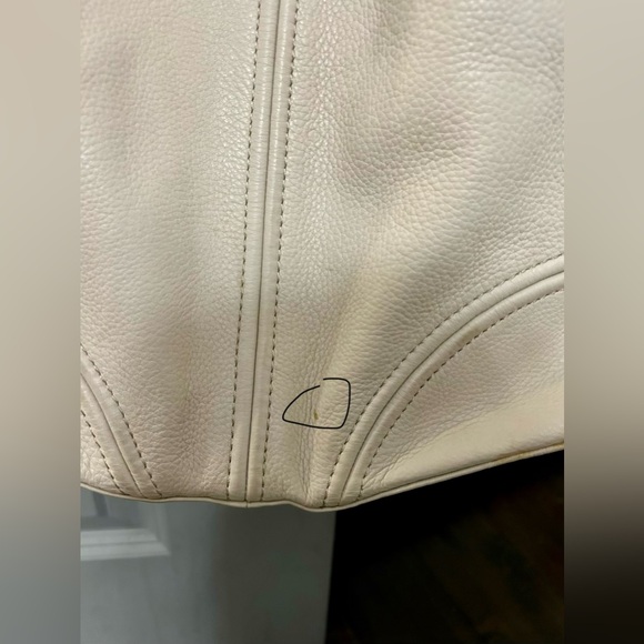 American Leather Co. Cream Shoulder Bag - Picture 9 of 10